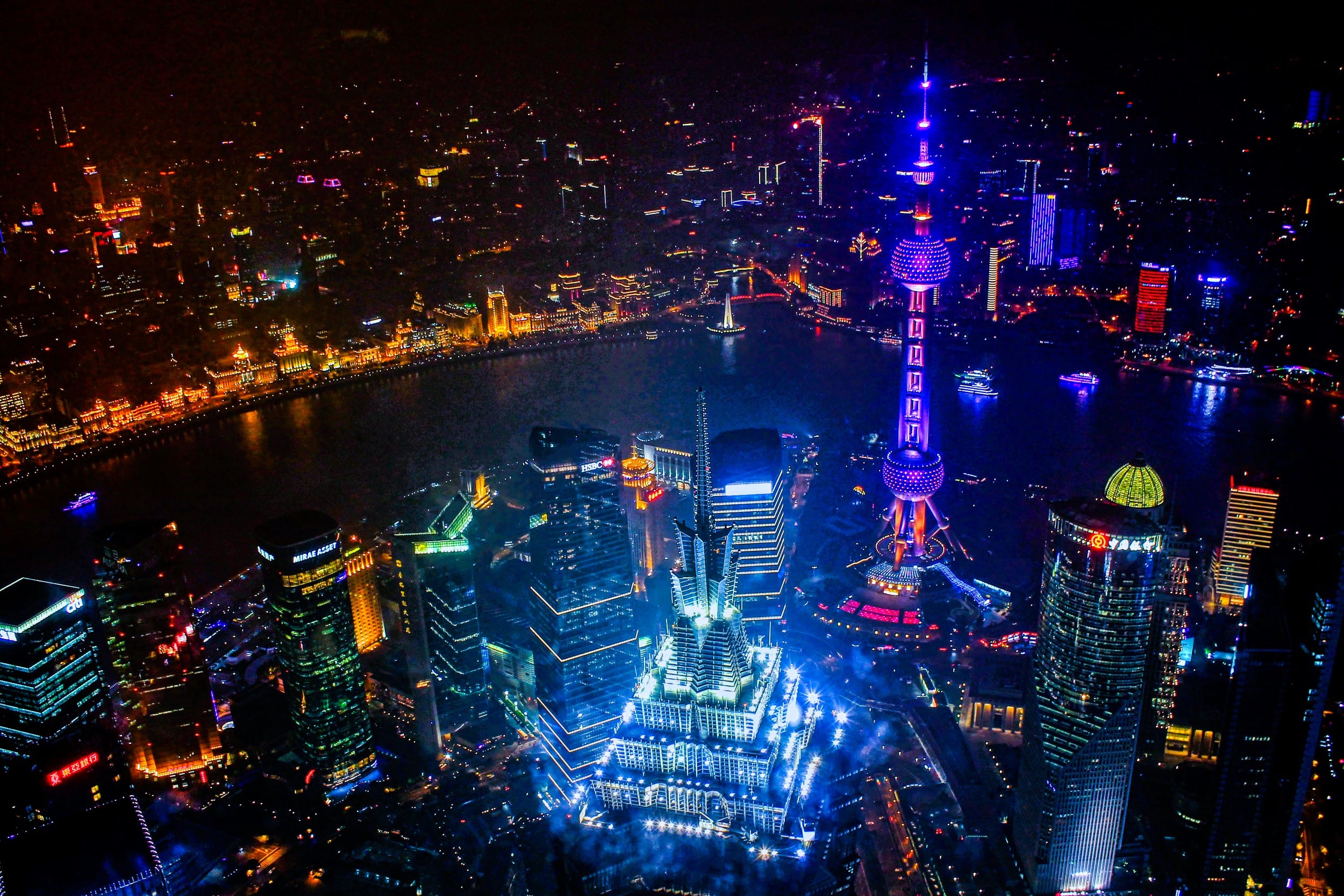 Shanghai’s Skyline Views: Best Rooftop Bars and Observation Decks