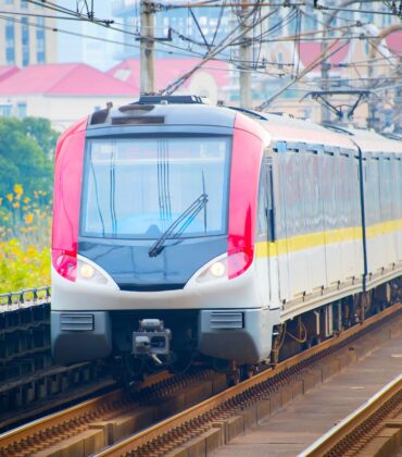 상하이 지하철 시스템 완벽 가이드: 호텔 샬레 상하이에서 디즈니랜드, 티엔즈팡, 신톈디 등지까지 편리한 이동